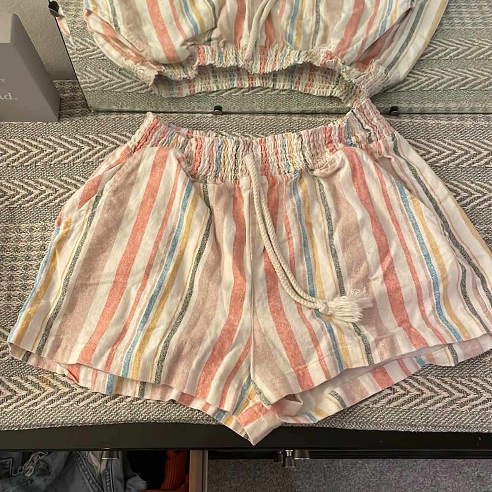 BEACHY striped linen shorts